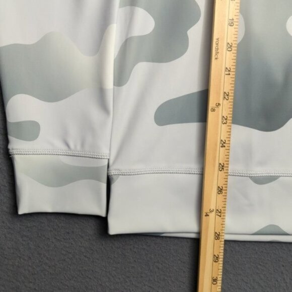 G/Fore 1/4 Zip Top Men's M Gray Gradient Camo Nimbus Tech Interlock Performance - Picture 6 of 12